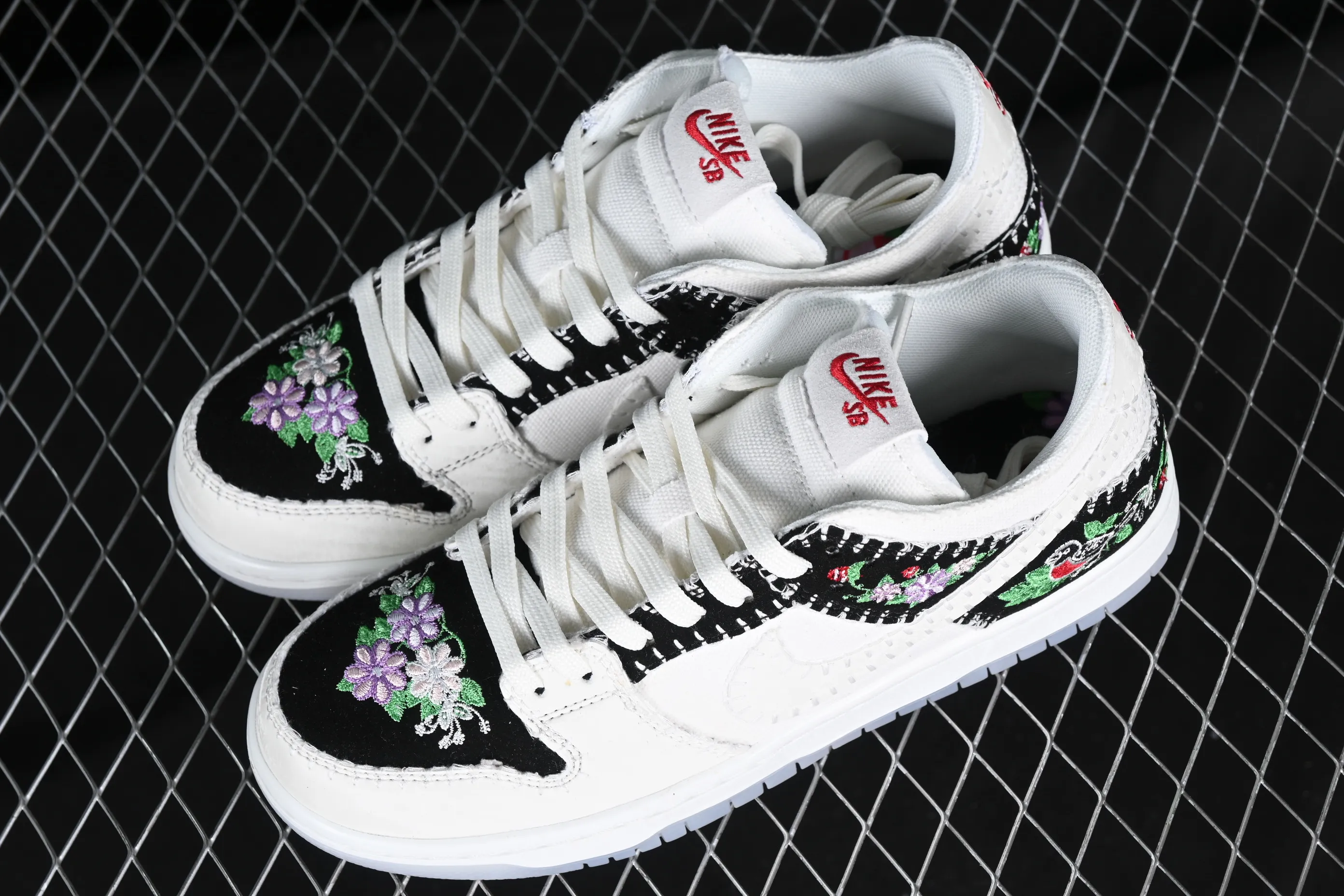All categories Nk SB Dunk series Nk SB Dunk Low low-top sneakers Nk SB Dunk Low "N7" floral embroidery SB low-top casual sneakers FD6951-300